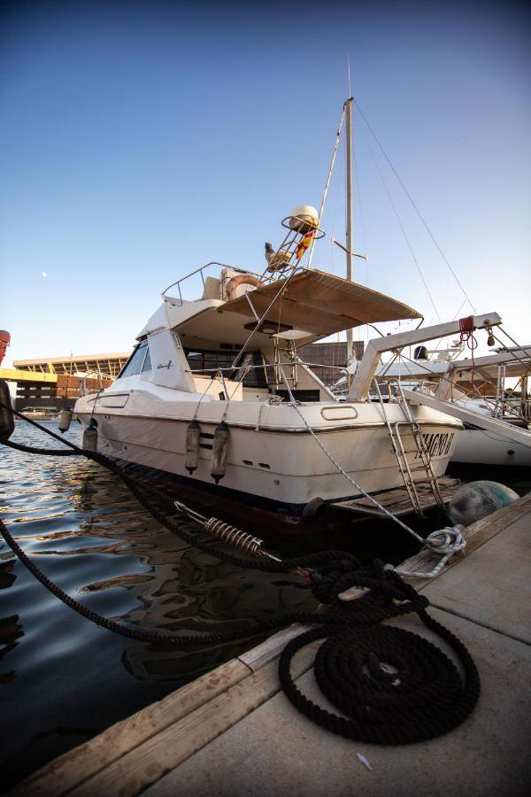 Hotel Magno II Boat à Sant Adrià de Besòs Extérieur photo