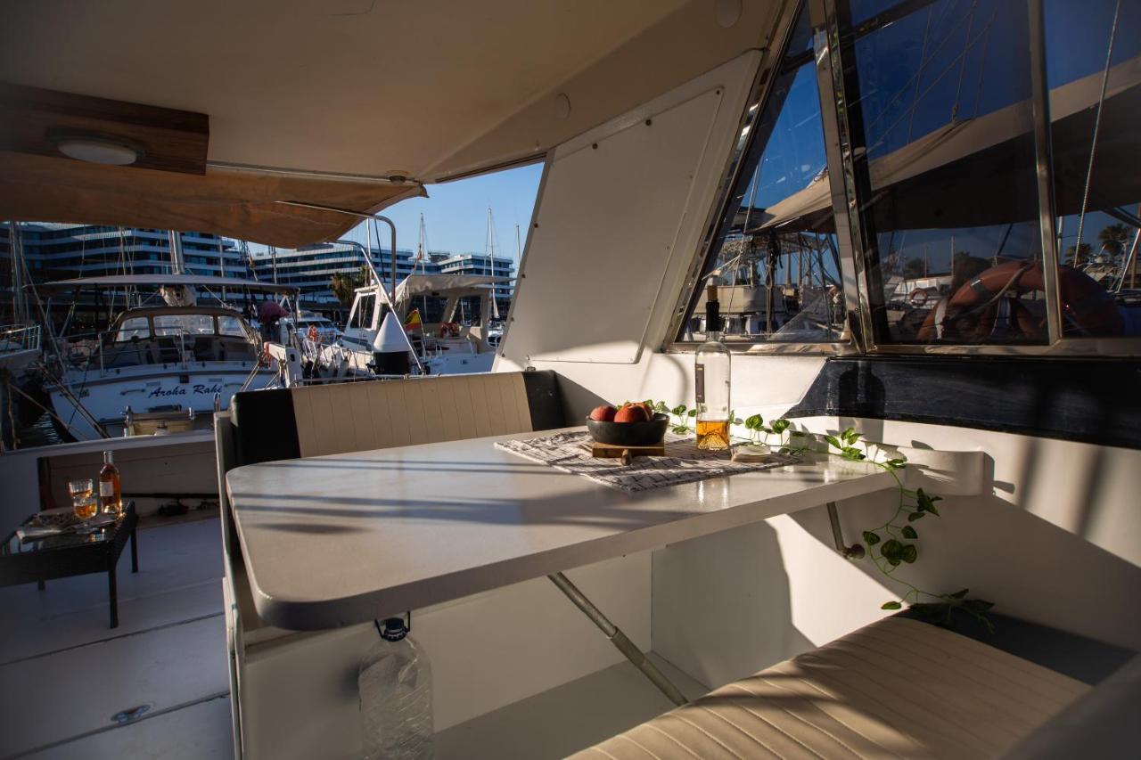Hotel Magno II Boat à Sant Adrià de Besòs Extérieur photo