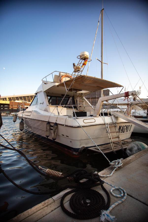 Hotel Magno II Boat à Sant Adrià de Besòs Extérieur photo