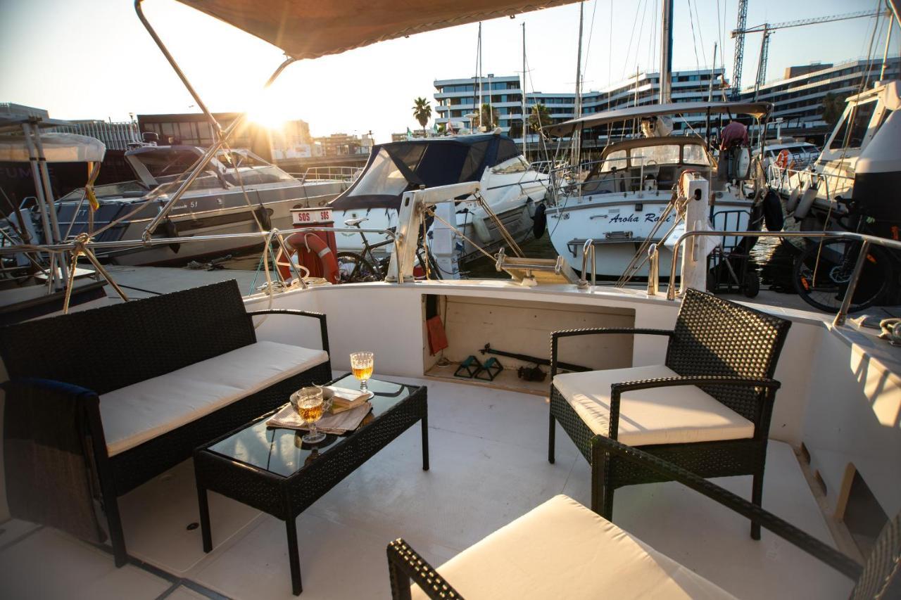 Hotel Magno II Boat à Sant Adrià de Besòs Extérieur photo